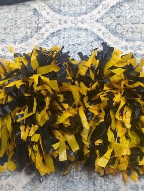 Black and Yellow Pom-Pom Party Garland - Festive Home Celebration Decor